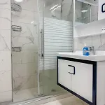 1br With Private Garage *
