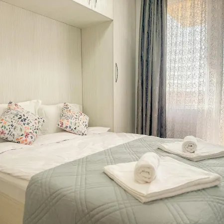 Apartmán 1br With Private Garage *